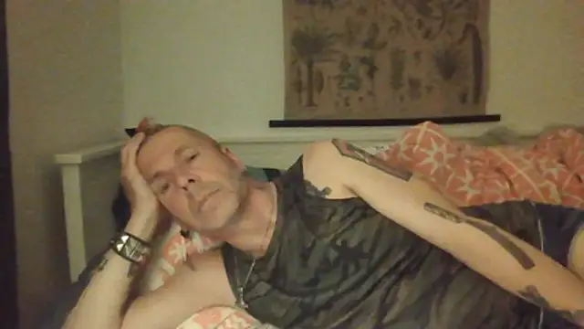 SHARPSkinhead webcam show