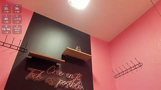 Scarleth-Foxx élő XXX-chatje