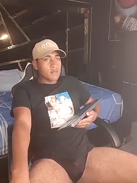 Show modela CamiloOlivera na web-kameri