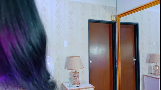 دردشة NicoleEsposito الجنسية المباشرة