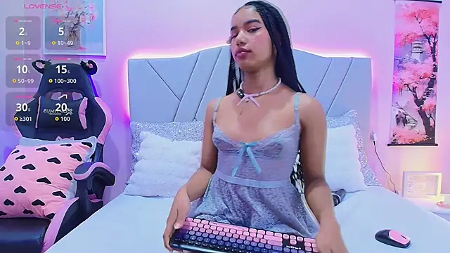 Naom_star87 élő XXX-chatje