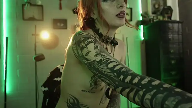 insania_9999_ Live XXX-chat