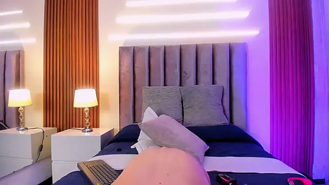 LilyHartt's Live XXX Chat