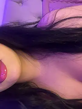 Mouuna_2002 Adlı Modelin Web Kamerası Şovu