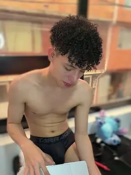 XXX chat uživo modela yoursexyjose