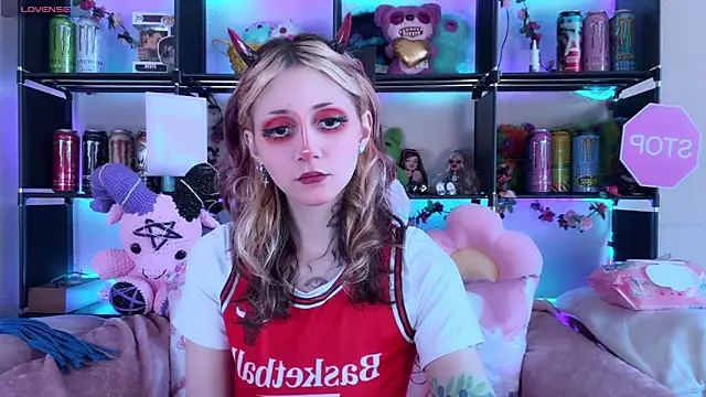 XXX chat uživo modela _Devill_Baby