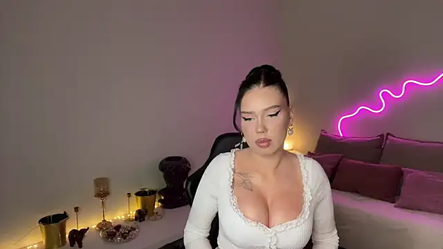 mistress_of_hearts' Live XXX Chat