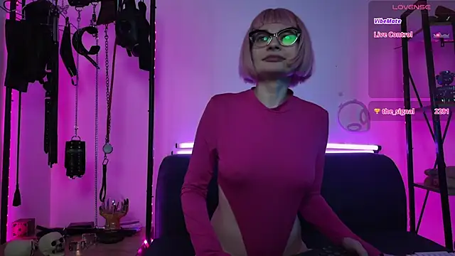 Chat +18 de CyberXGoddess ao vivo