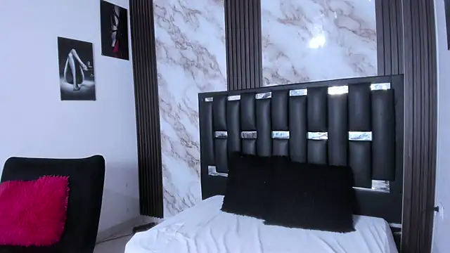Nina_vegas Adlı Modelin Canlı XXX Sohbeti