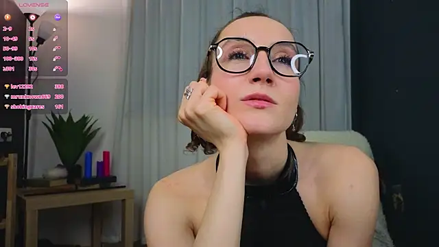 laracroftmansion's Live XXX Chat