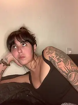 ninapellegrini17's Webcam Show