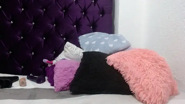 Chat +18 de Ariasmithog ao vivo