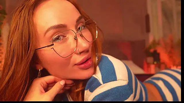 SerenaWest_ Chat XXX in diretta