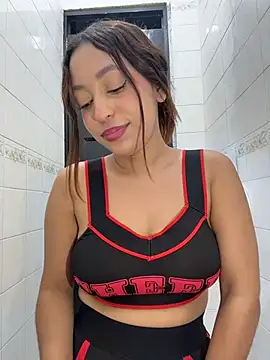 Chat XXX en directo de MiaCamille_
