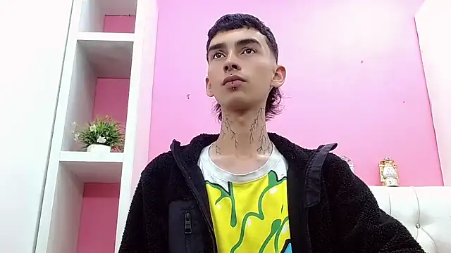 ttimy_x_boy Adlı Modelin Canlı XXX Sohbeti