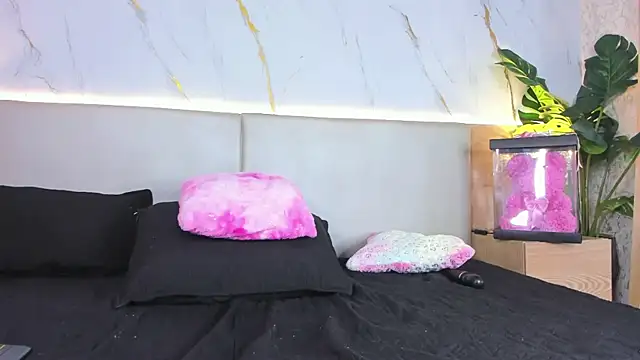 april_grey11's Live XXX Chat