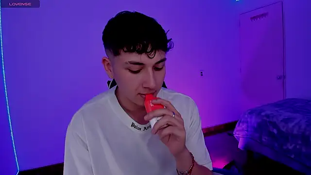 OLIVER_K Chat XXX live