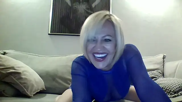 Milfshake227's Live XXX Chat