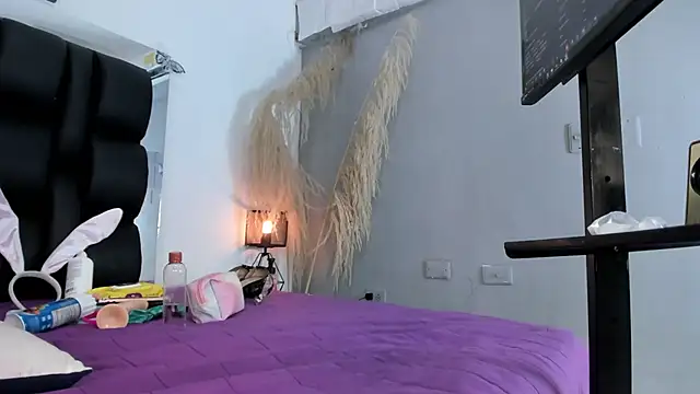 MILF_AURORAのライブXXXチャット