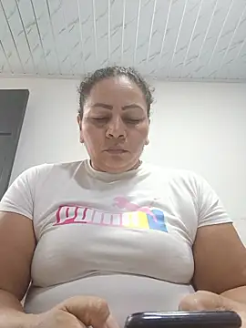 Dirty_Foxx5 Chat XXX in diretta