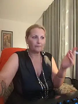 Živý XXX chat Divineblond