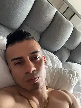 yasserr1632 Webcam Show
