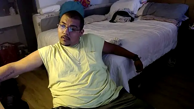 Show webcam de cloudy-couple