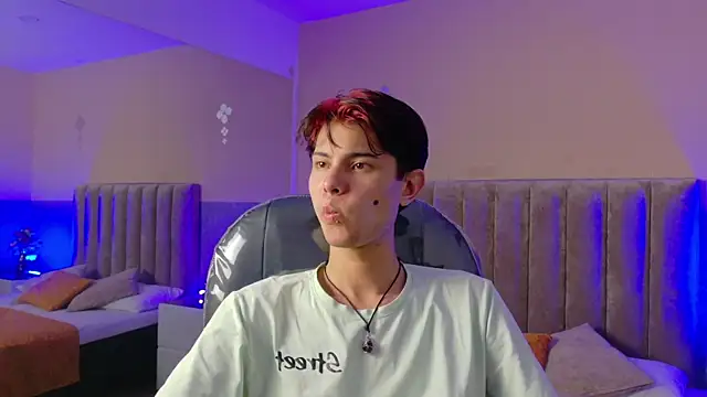 Derek_Sinn Live XXX-Chat