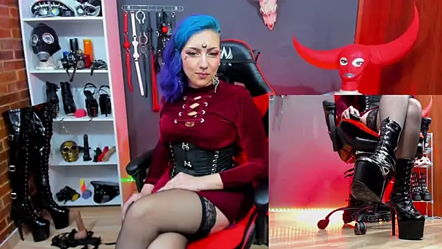 Yelena_LatexMaiden Chat XXX in diretta