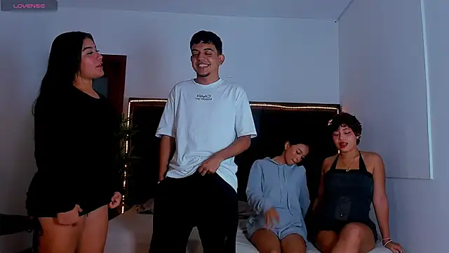 Crazy_porkys' Webcam Show