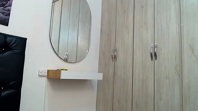 pinky_f00x Adlı Modelin Canlı XXX Sohbeti