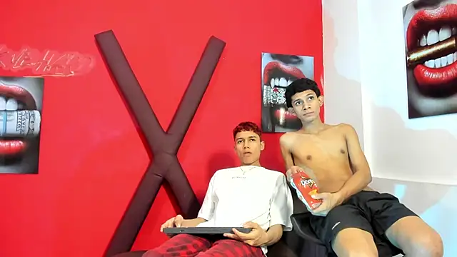 Онлайн чат XXX AVENGER_BOYS2026