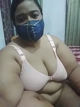 momo_loves' Live XXX Chat