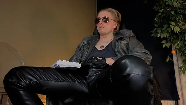 Vincent_Hardman Chat XXX live
