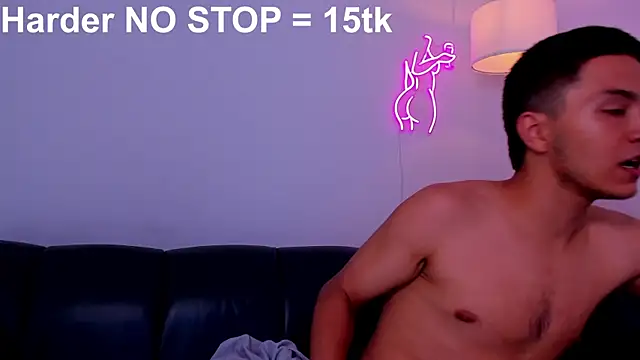 RicciRizzo's Live XXX Chat