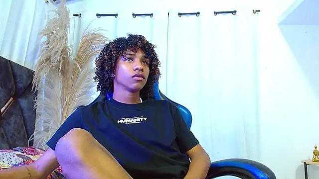 Show modela angelll18_ na web-kameri