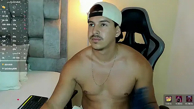 Živý XXX chat victor_vixen