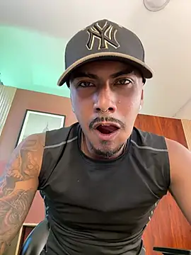 Latinmoster_boss' Webcam Show