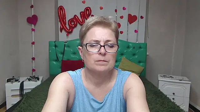 Chatroom XXX en direct de EmiliaGree