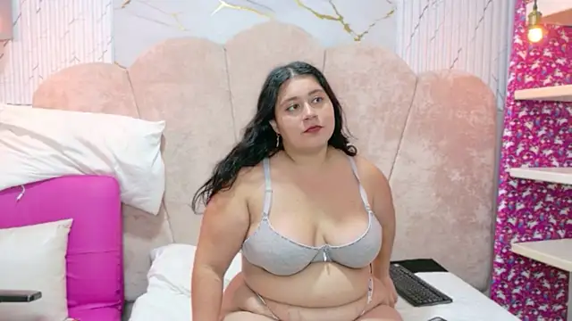 ParejaCurvy20 live XXX chat