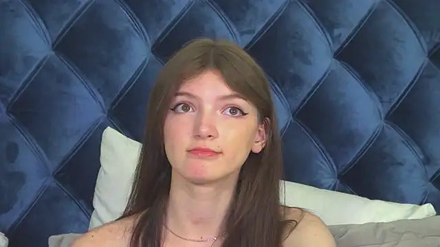 SophiaProve Adlı Modelin Canlı XXX Sohbeti