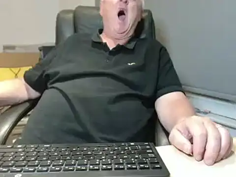 XXX chat uživo modela bigbadjon69