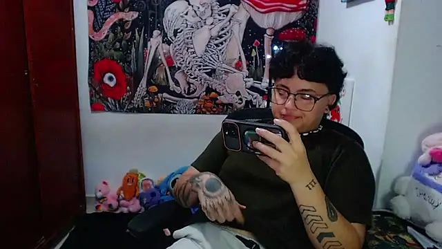 isabeautyx19 élő XXX-chatje