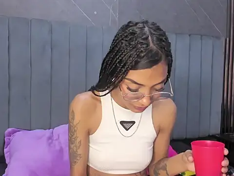Chat XXX ao vivo de KarlaSlutSkinny__