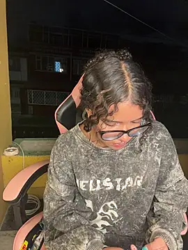 Bunny-fire's Live XXX Chat