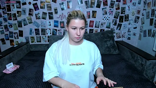 Chatroom XXX en direct de x_Ulya1cutex