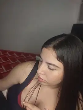 LinaColombianGirl Adlı Modelin Canlı XXX Sohbeti