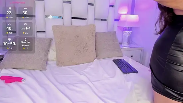 LunaHall Adlı Modelin Canlı XXX Sohbeti