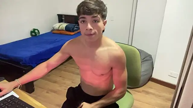 XXX chat uživo modela JUSTIN_JHONS