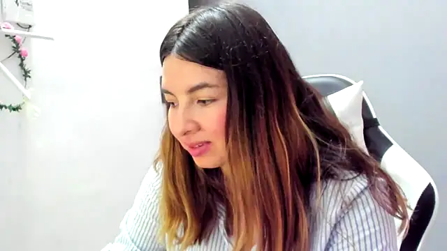 Živý XXX chat __Emma__11__Lecat_